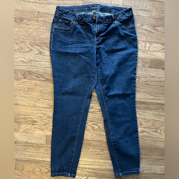 Maurice’s stretch jeans - Picture 2 of 6